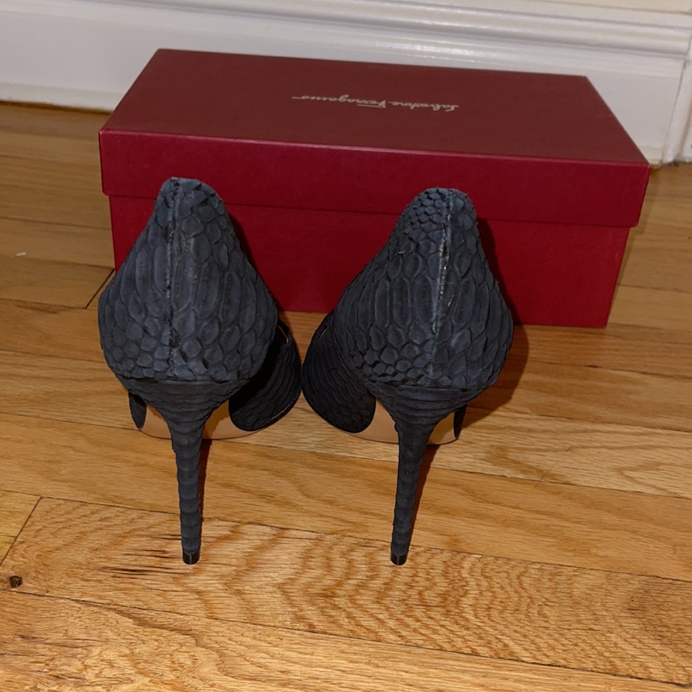 Salvatore Ferragamo Susi 100 Black Heels - Picture 2 of 6
